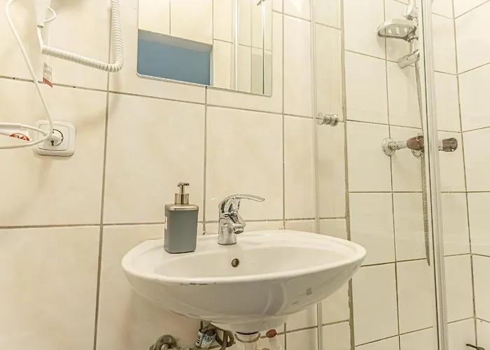 Stylish 1br Near Schoenbrunn & Westbahnhof Ideal For Longstays Vienna